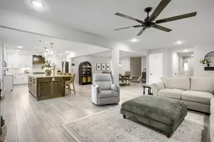 9214 Bintliff Dr, Houston, TX 77074 - Photo 3