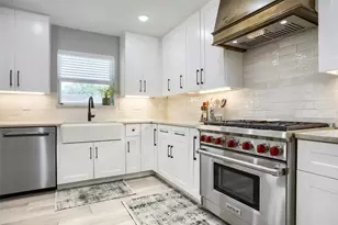 9214 Bintliff Dr, Houston, TX 77074 - Photo 11