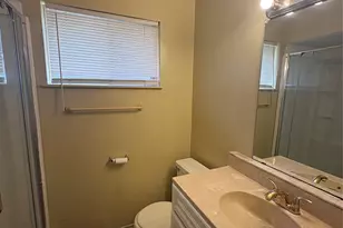 118 Honeysuckle St, Lake Jackson, TX 77566 - Photo 11