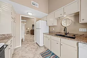 9809 Richmond Ave, Houston, TX 77042 - Photo 3