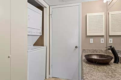 9809 Richmond Avenue #E8, Houston, TX 77042 - Photo 11