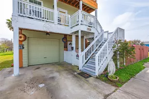 2723 Postoffice, Galveston, TX 77550 - Photo 3