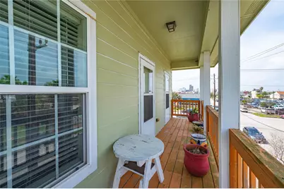 2723 Postoffice, Galveston, TX 77550 - Photo 23