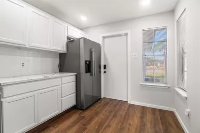 8451 S Meadow Bird Circle, Missouri City, TX 77489 - Photo 5