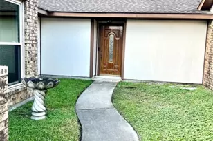 2826 Pickett Dr, League City, TX 77573 - Photo 3