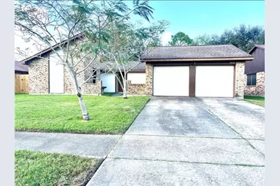 2826 Pickett Dr, League City, TX 77573 - Photo 1