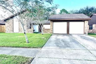 2826 Pickett Dr, League City, TX 77573 - Photo 1