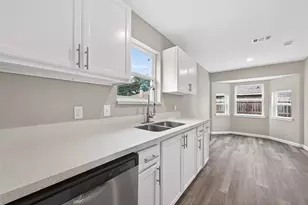 13110 Naples Ln, Stafford, TX 77477 - Photo 21