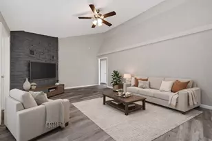13110 Naples Ln, Stafford, TX 77477 - Photo 9