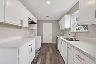 13110 Naples Ln, Stafford, TX 77477 - Photo 17