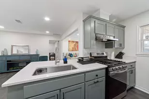 1302 56th St, Galveston, TX 77551 - Photo 5