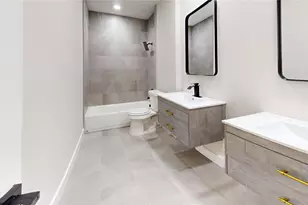 9867 Sageroyal Ln, Houston, TX 77089 - Photo 25