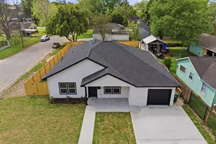 7040 Kinney St, Houston, TX 77087 - Photo 1