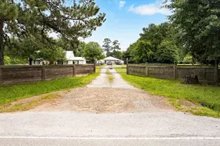 12488 Anderson Rd, Willis, TX 77318 - Photo 7