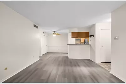 2120 El Paseo Street #1403, Houston, TX 77054 - Photo 11