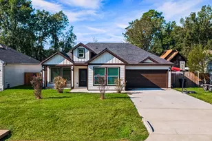 404 Candlelight Ln, Livingston, TX 77351 - Photo 1