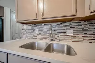 8310 Wild Rose St St, Houston, TX 77083 - Photo 23