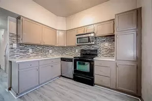 8310 Wild Rose St St, Houston, TX 77083 - Photo 19