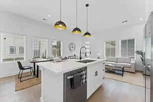 332 Neyland St, Houston, TX 77022 - Photo 11