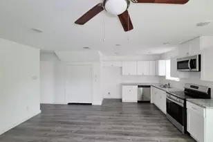 8122 Sterlingshire St, Houston, TX 77078 - Photo 7