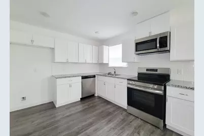 8122 Sterling Shire Street #B, Houston, TX 77078 - Photo 5