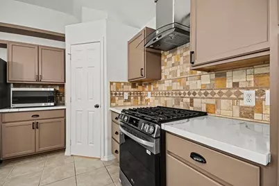 1816 Sherwood Forest Circle, League City, TX 77573 - Photo 9