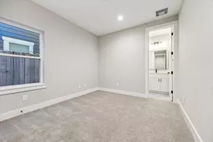 812 Thornton St, Houston, TX 77018 - Photo 9