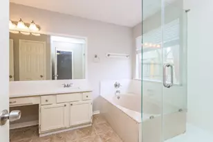 2711 Knollbrook Ln, Spring, TX 77373 - Photo 13