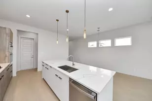 9139 La Pau Ln, Houston, TX 77051 - Photo 11