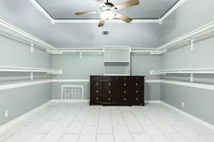 336 N Rock Island St, Angleton, TX 77515 - Photo 17