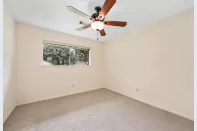 212 E Crestmont Drive, Alvin, TX 77511 - Photo 33
