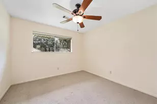 212 E Crestmont Dr, Alvin, TX 77511 - Photo 33