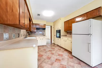 212 E Crestmont Drive, Alvin, TX 77511 - Photo 25