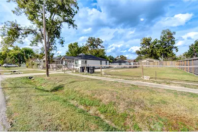 4049 Lucille Street #B, Houston, TX 77026 - Photo 5