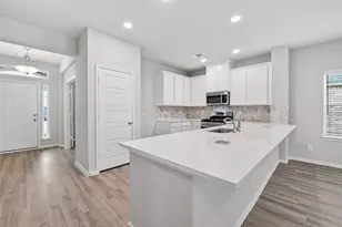 2123 Spring Hollow Dr, Baytown, TX 77521 - Photo 9