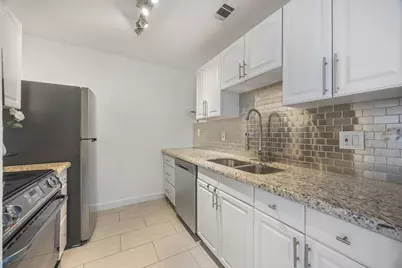 5711 Sugar Hill Drive #32, Houston, TX 77057 - Photo 11