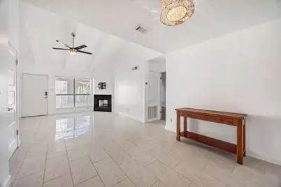 5711 Sugar Hill Drive #32, Houston, TX 77057 - Photo 9