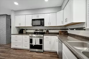 2610 Loganberry Cir, Seabrook, TX 77586 - Photo 15