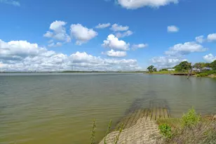 319 Oakland St, Baytown, TX 77520 - Photo 37
