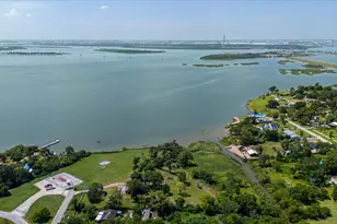 319 Oakland St, Baytown, TX 77520 - Photo 41