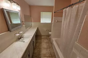 2126 Possum Creek Rd, Houston, TX 77017 - Photo 9