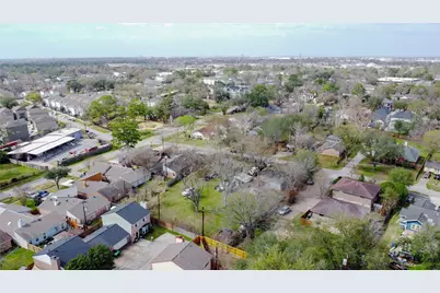 9229 Kerrwood Lane, Houston, TX 77080 - Photo 9