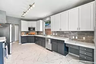 13507 Willow Heights Ct, Houston, TX 77059 - Photo 11