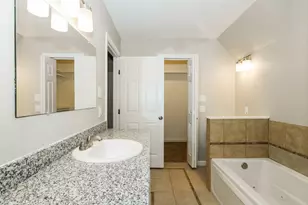 1506 Castlerock Dr, Houston, TX 77090 - Photo 11