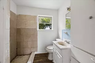 8607 Rockford Dr, Houston, TX 77033 - Photo 9