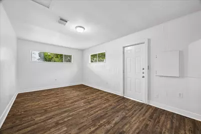 8607 Rockford Drive, Houston, TX 77033 - Photo 5