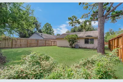 3626 Suttonford Drive, Houston, TX 77066 - Photo 25