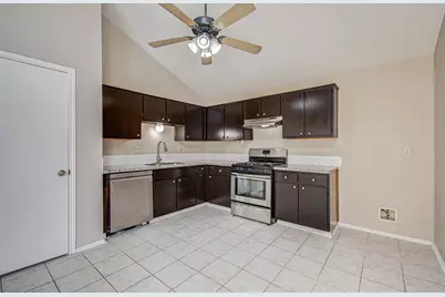 3626 Suttonford Drive, Houston, TX 77066 - Photo 15