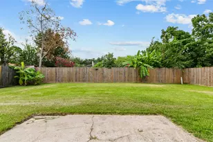 3105 Wood Fox Dr, Alvin, TX 77511 - Photo 17