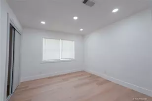 7942 Hammerly Blvd, Houston, TX 77055 - Photo 11
